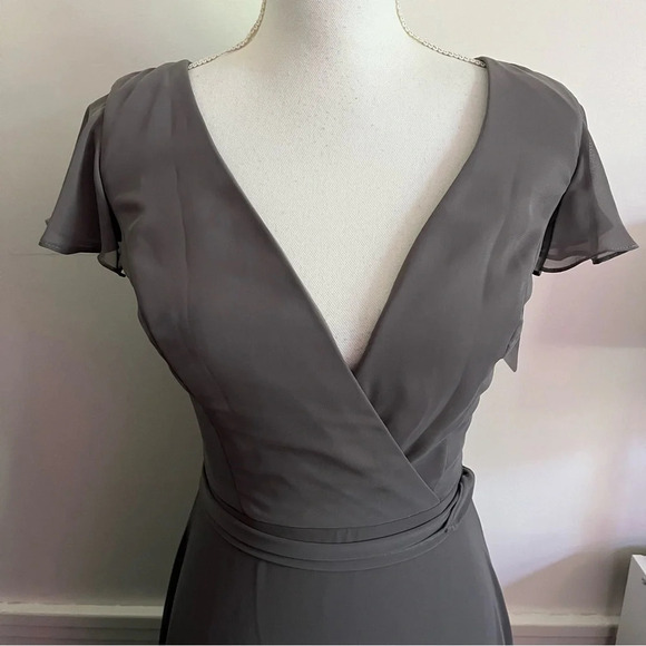 AFTER SIX • NWT FLUTTER SLEEVE FAUX WRAP CHIFFON DRESS IN CAVIAR GRAY - Picture 4 of 9